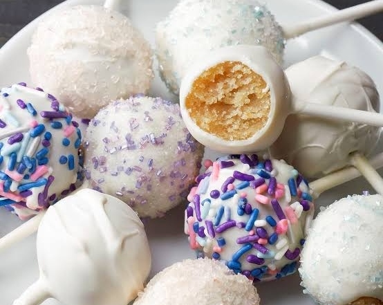Easy Cake Pops Recipe And Flavor Ideas suggested serving