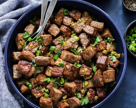 Easy garlic butter steak bites in ten minutes top view