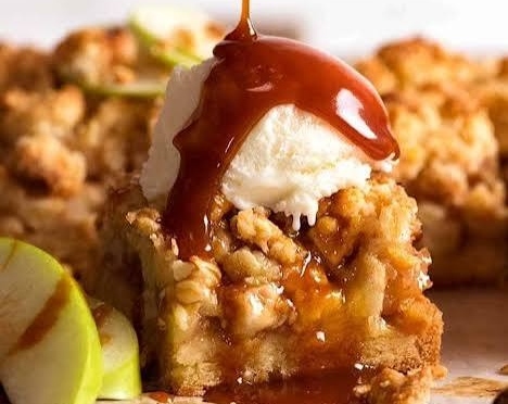 Easy Cinnamon Apple Crisp Bars with Salted Caramel suggested serving