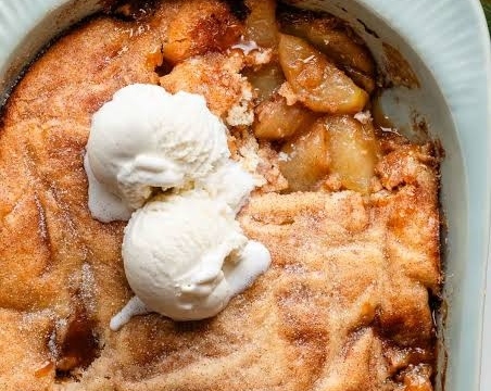 Viral 15 Minute Skillet Caramel Apple Cobbler Hack top view