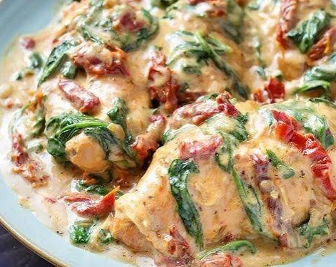 Viral Creamy Tuscan Garlic Crockpot Chicken suggested serving