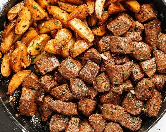 Viral Garlic Butter Steak Bites and Crispy Potatoes suggested serving